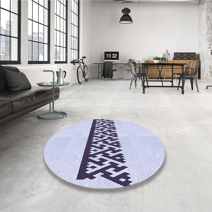 Round Patterned Lavender Blue Rug in a Office, pat611blu