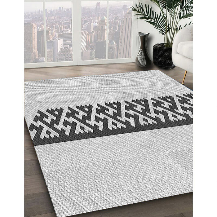 Patterned Platinum Gray Rug in Family Room, pat611gry