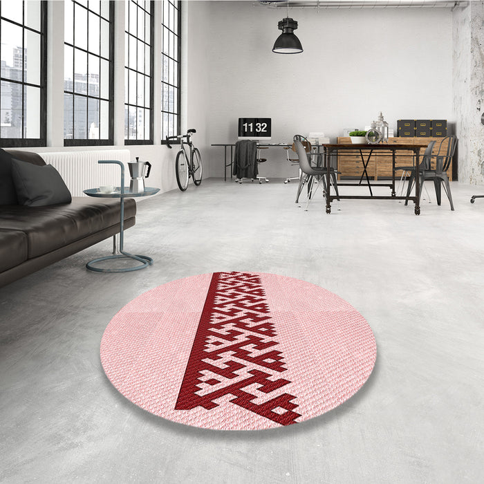 Round Patterned Pink Rug in a Office, pat611rd