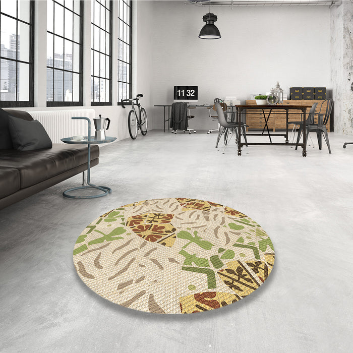 Round Patterned Copper Brown Rug in a Office, pat632brn