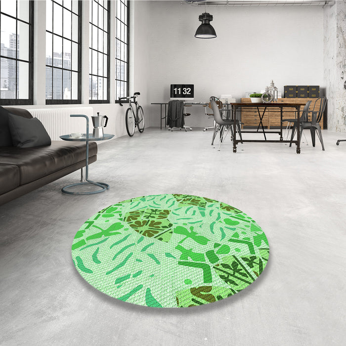 Round Patterned Jade Green Rug in a Office, pat632grn
