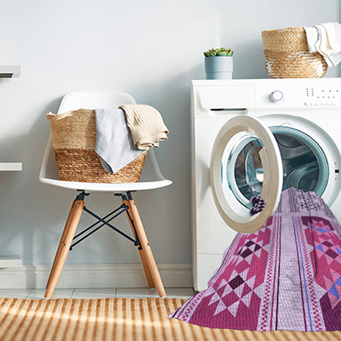 Machine Washable Transitional Blossom Pink Rug in a Washing Machine, wshpat641pur