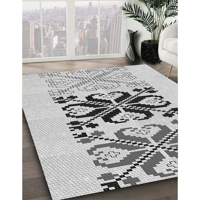 Patterned Gray Rug in Family Room, pat642gry