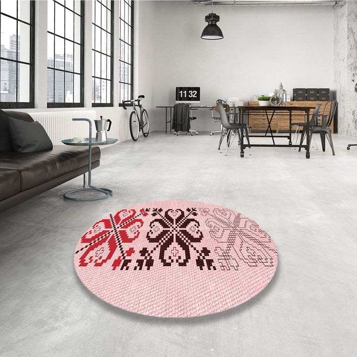 Round Patterned Red Rug in a Office, pat642rd