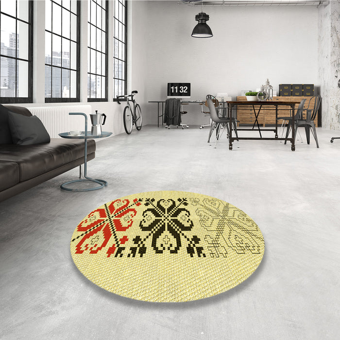 Round Patterned Sun Yellow Rug in a Office, pat642yw