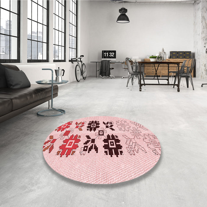 Round Patterned Red Rug in a Office, pat644rd