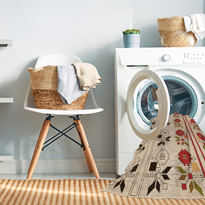 Machine Washable Transitional Red Rug in a Washing Machine, wshpat645org