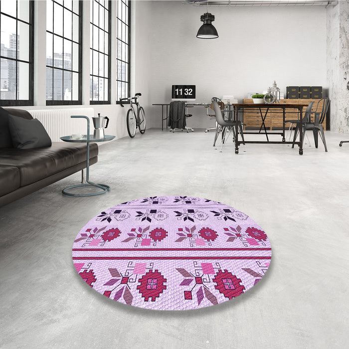 Round Patterned Orchid Purple Rug in a Office, pat645pur