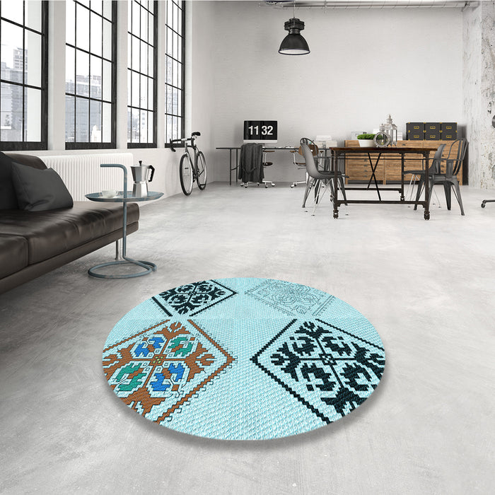 Round Patterned Deep-Sea Green Rug in a Office, pat646lblu