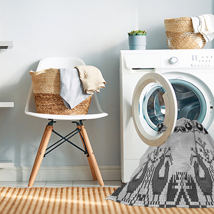 Machine Washable Transitional Platinum Gray Rug in a Washing Machine, wshpat649gry