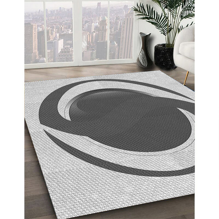 Machine Washable Transitional Ash Gray Rug in a Family Room, wshpat650gry