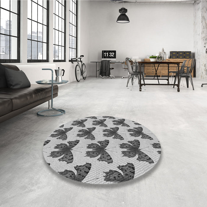 Round Patterned Silver Gray Rug in a Office, pat653gry
