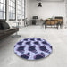 Round Patterned Blue Rug in a Office, pat656blu
