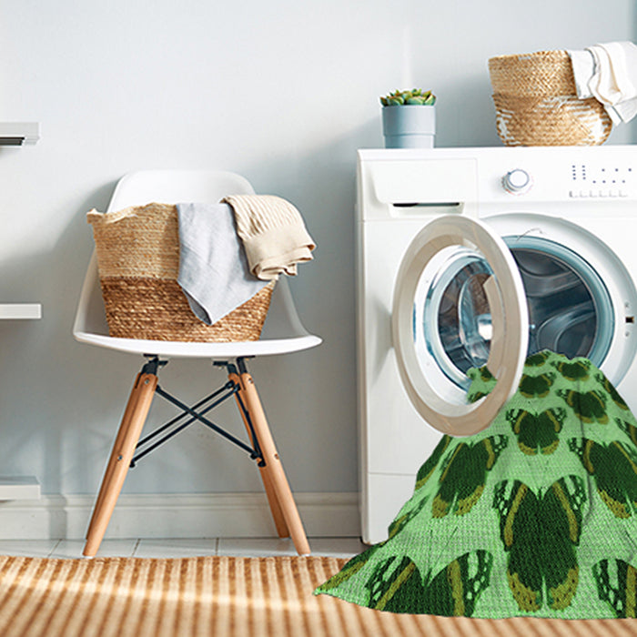 Machine Washable Transitional Deep Emerald Green Rug in a Washing Machine, wshpat656grn