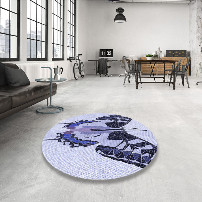 Round Patterned Blue Rug in a Office, pat657blu