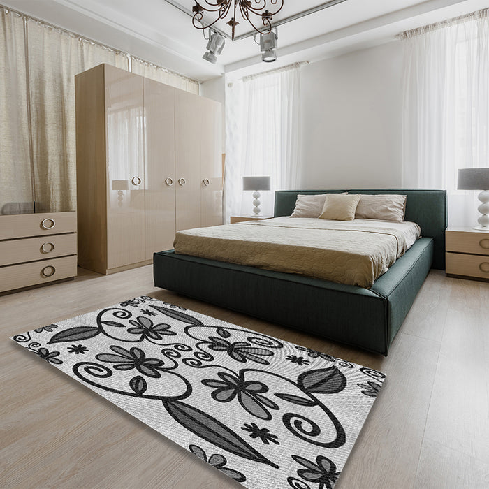 Round Machine Washable Transitional Platinum Silver Gray Rug in a Office, wshpat67gry