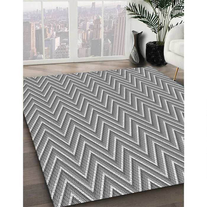 Machine Washable Transitional Silver Gray Rug in a Family Room, wshpat702gry