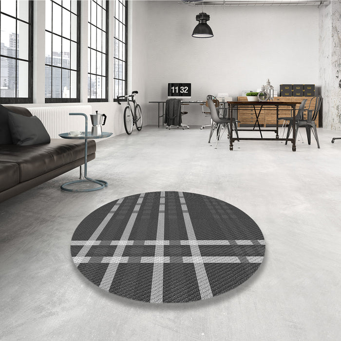 Round Patterned Gray Rug in a Office, pat721gry