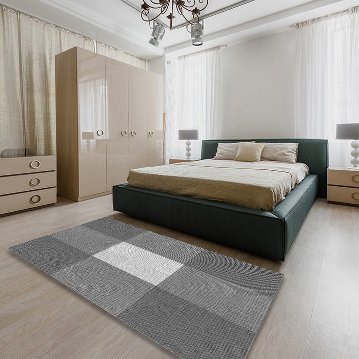 Patterned Gray Rug in a Bedroom, pat723gry