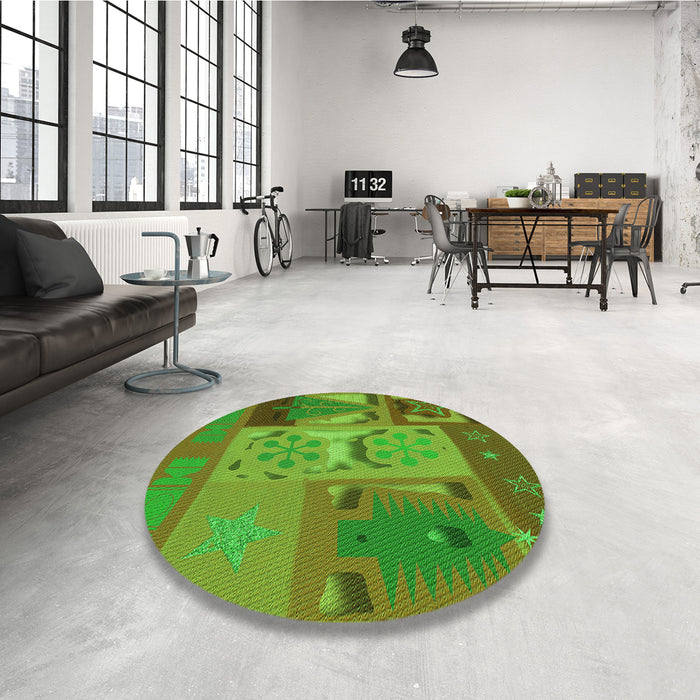 Round Patterned Olive Green Rug in a Office, pat727grn