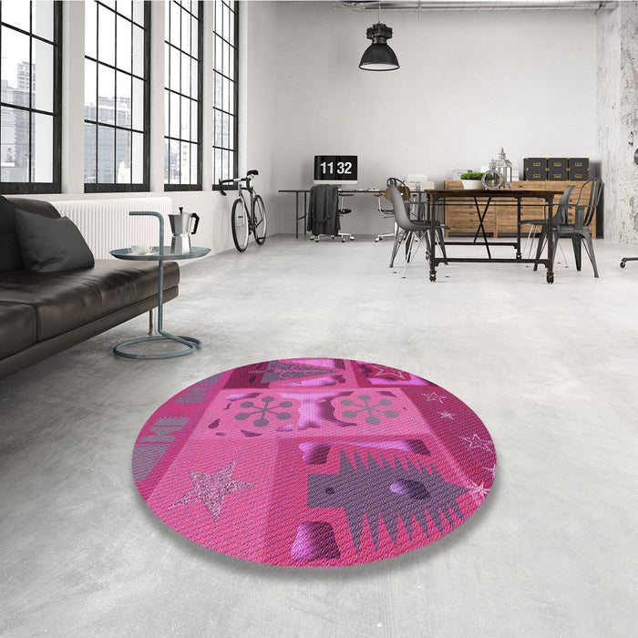 Round Patterned Neon Pink Rug in a Office, pat727pur