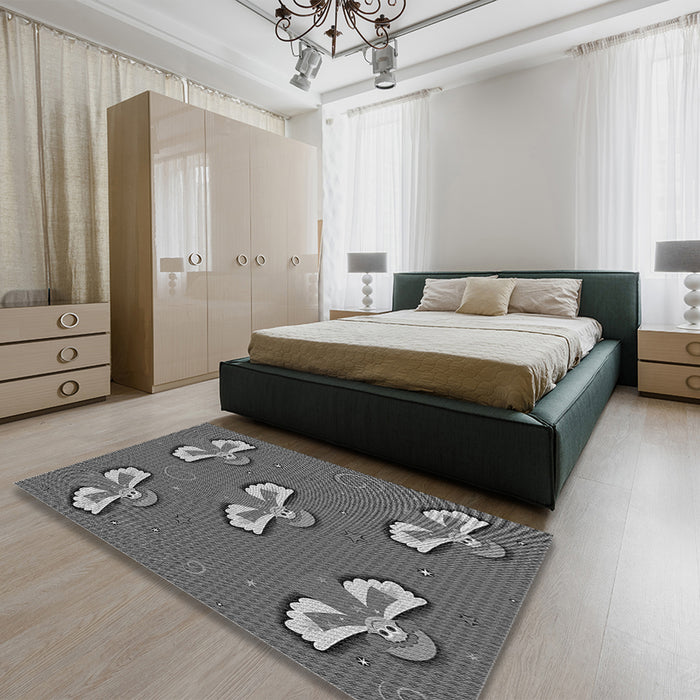 Patterned Gray Rug in a Bedroom, pat731gry
