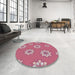 Round Machine Washable Transitional Cadillac Pink Rug in a Office, wshpat745