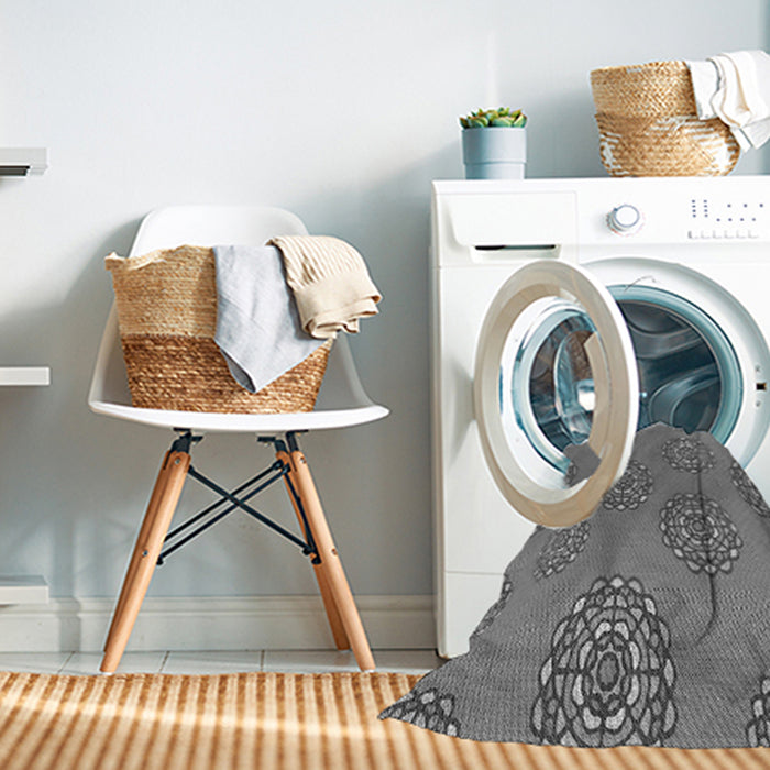 Machine Washable Transitional Carbon Gray Rug in a Washing Machine, wshpat752gry