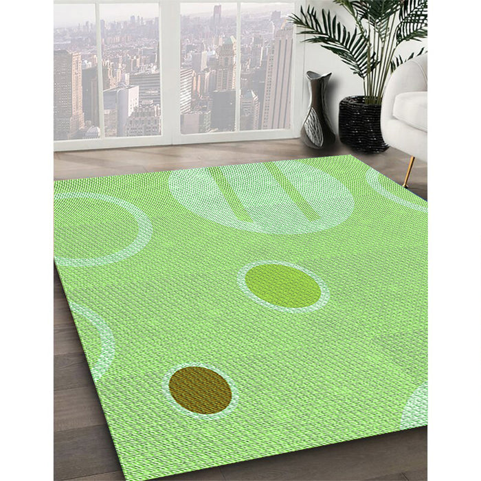 Machine Washable Transitional Green Rug in a Family Room, wshpat766grn