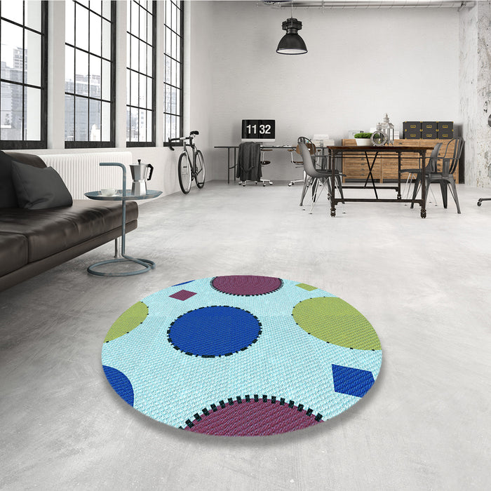 Round Patterned Blue Rug in a Office, pat767lblu
