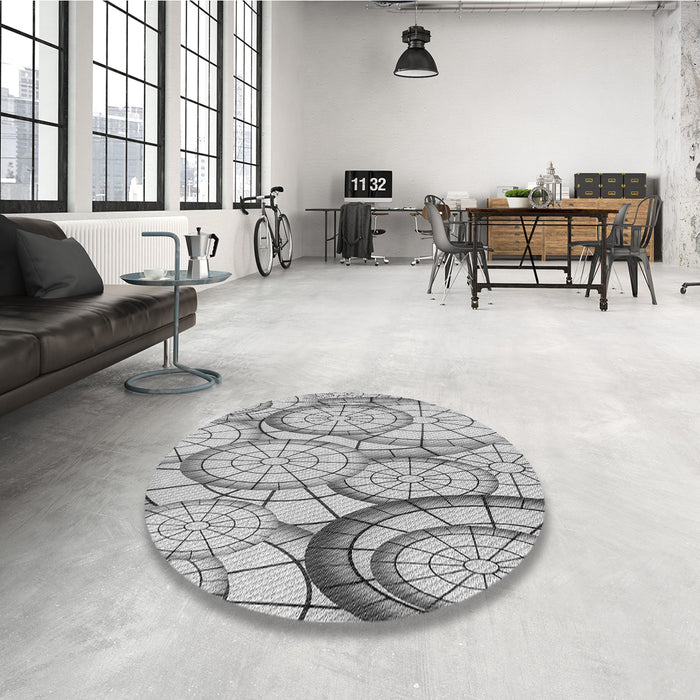 Round Patterned Platinum Gray Rug in a Office, pat768gry
