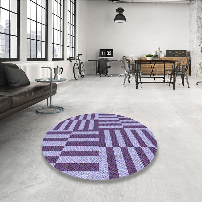 Round Patterned Blue Rug in a Office, pat776blu