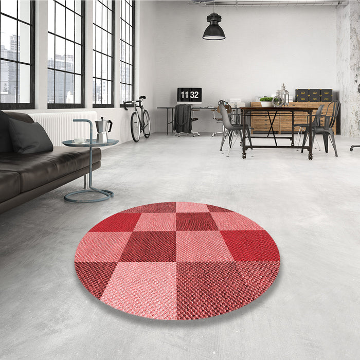 Round Patterned Red Rug in a Office, pat777rd