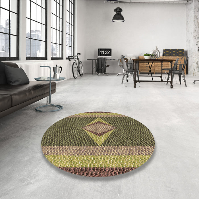 Round Patterned Dark Brown Rug in a Office, pat778brn