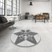 Round Patterned Platinum Gray Rug in a Office, pat806gry