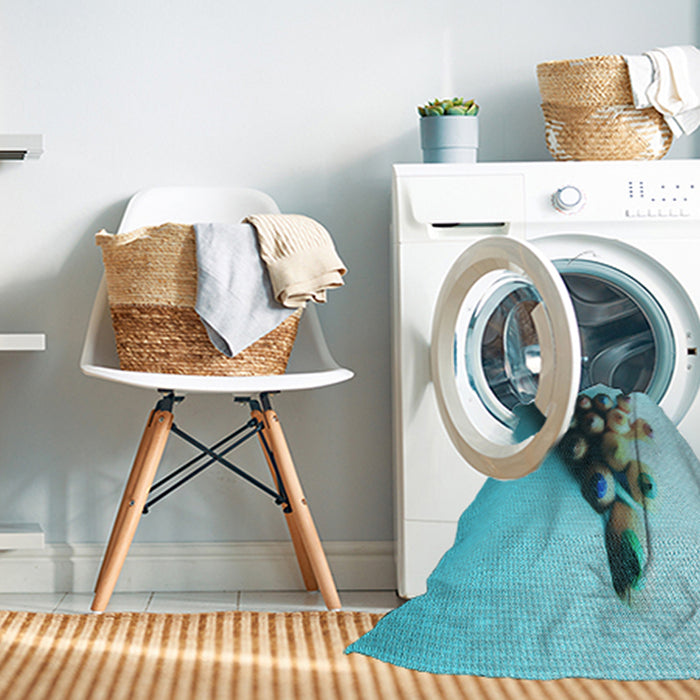 Machine Washable Transitional Greenish Blue Green Rug in a Washing Machine, wshpat808lblu