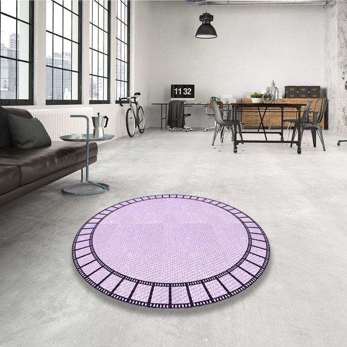 Round Patterned Orchid Purple Rug in a Office, pat81pur