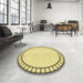 Round Patterned Sun Yellow Rug in a Office, pat81yw