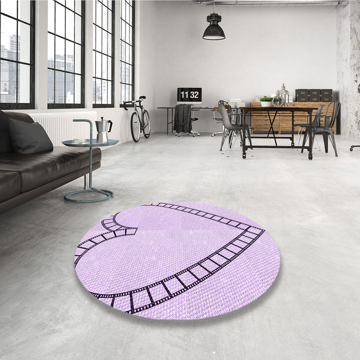 Round Patterned Orchid Purple Rug in a Office, pat82pur