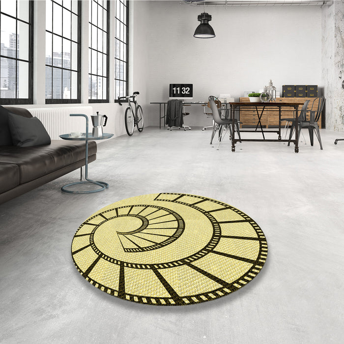 Round Patterned Sun Yellow Rug in a Office, pat83yw