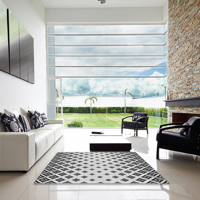 Square Patterned Off-White Novelty Rug in a Living Room, pat833