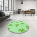 Round Patterned Green Rug in a Office, pat835grn