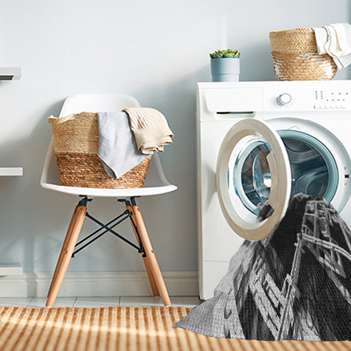 Machine Washable Transitional Cloud Gray Rug in a Washing Machine, wshpat836gry
