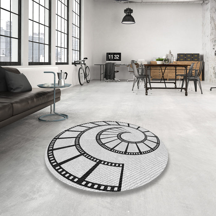 Round Patterned Off-White Novelty Rug in a Office, pat83
