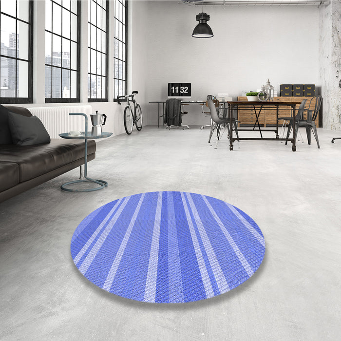 Round Patterned Blue Rug in a Office, pat845blu