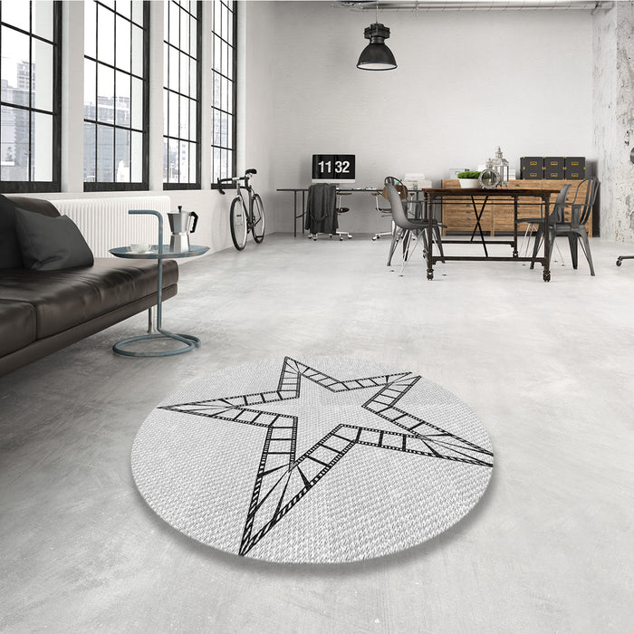 Round Patterned Platinum Gray Rug in a Office, pat85gry