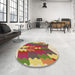 Round Patterned Red Rug in a Office, pat854brn
