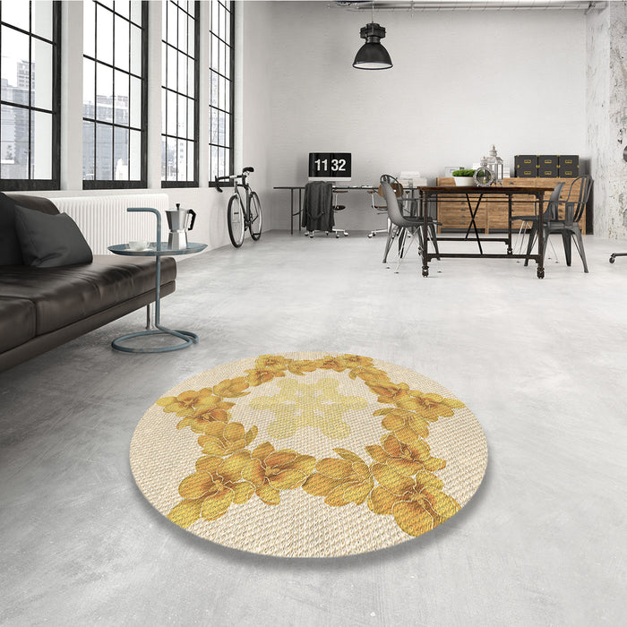 Round Patterned Khaki Gold Rug in a Office, pat858brn