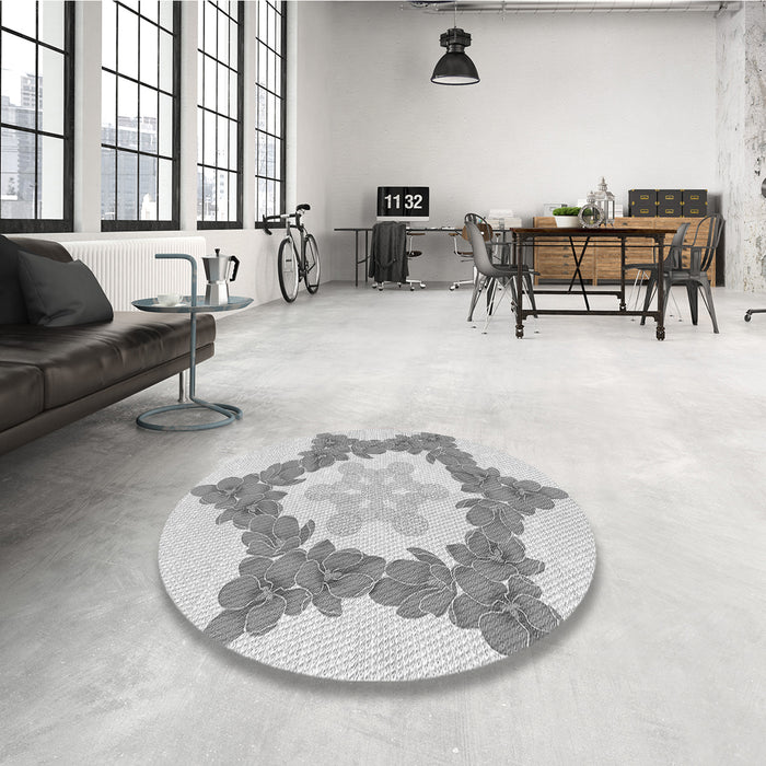 Round Patterned Gunmetal Gray Rug in a Office, pat858gry