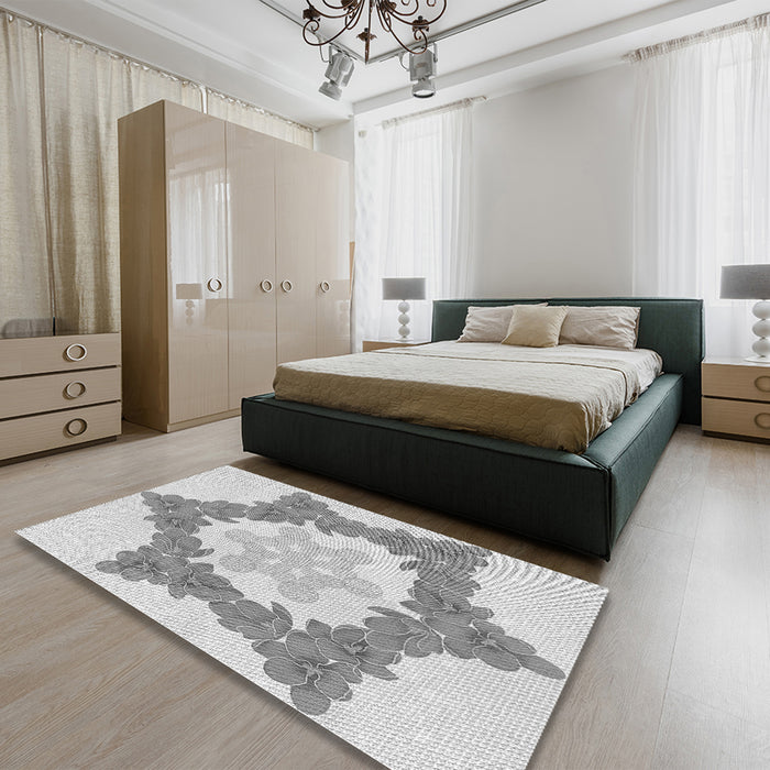 Patterned Gunmetal Gray Rug in a Bedroom, pat858gry